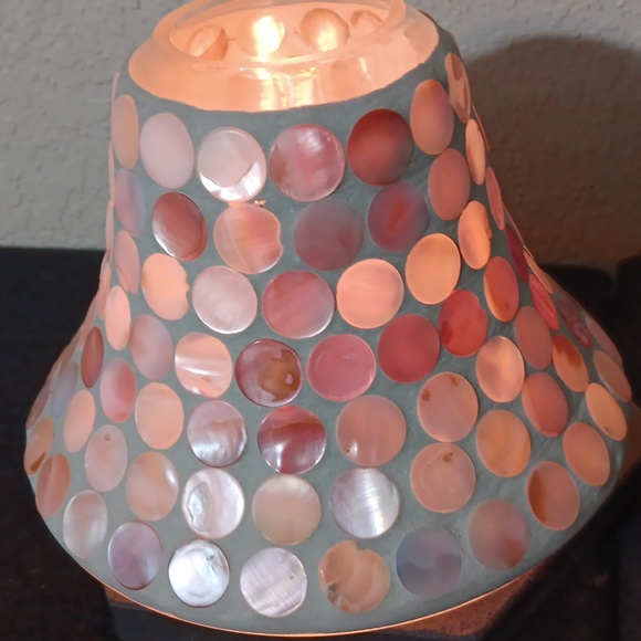 YANKEE Mother of Pearl Candel shade and tray - Picture 5 of 6